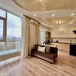 спальня-студия с видом на море и парк Apartament Odessa