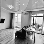 спальня-студия с видом на море и парк