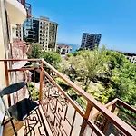 спальня-студия с видом на море и парк * Odessa