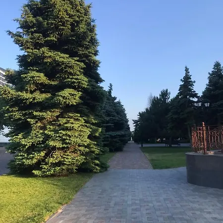 спальня-студия с видом на море и парк * Одеса