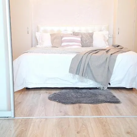 спальня-студия с видом на море и парк