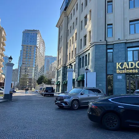 спальня-студия с видом на море и парк 아파트 오데사