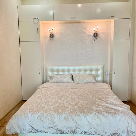 спальня-студия с видом на море и парк * Odessa