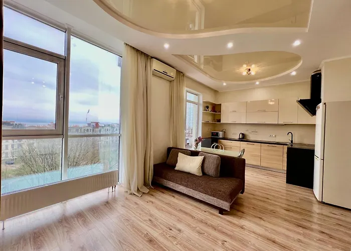 спальня-студия с видом на море и парк Appartement Odessa