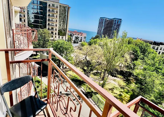 спальня-студия с видом на море и парк * Одеса